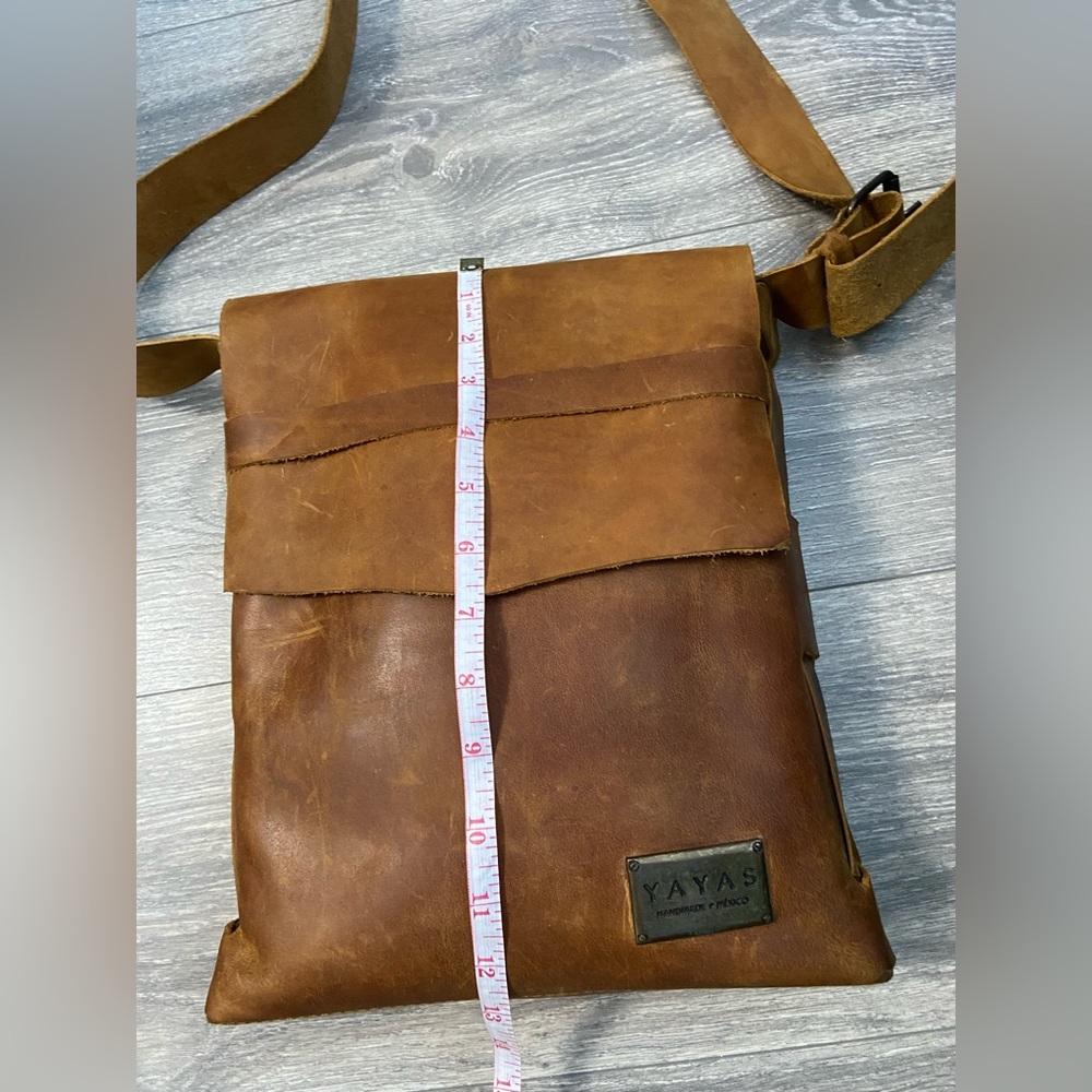 YAYAS Leather Messenger Bag- Vintage Crossbody Laptop IPad Handmade Bag - Picture 9 of 16